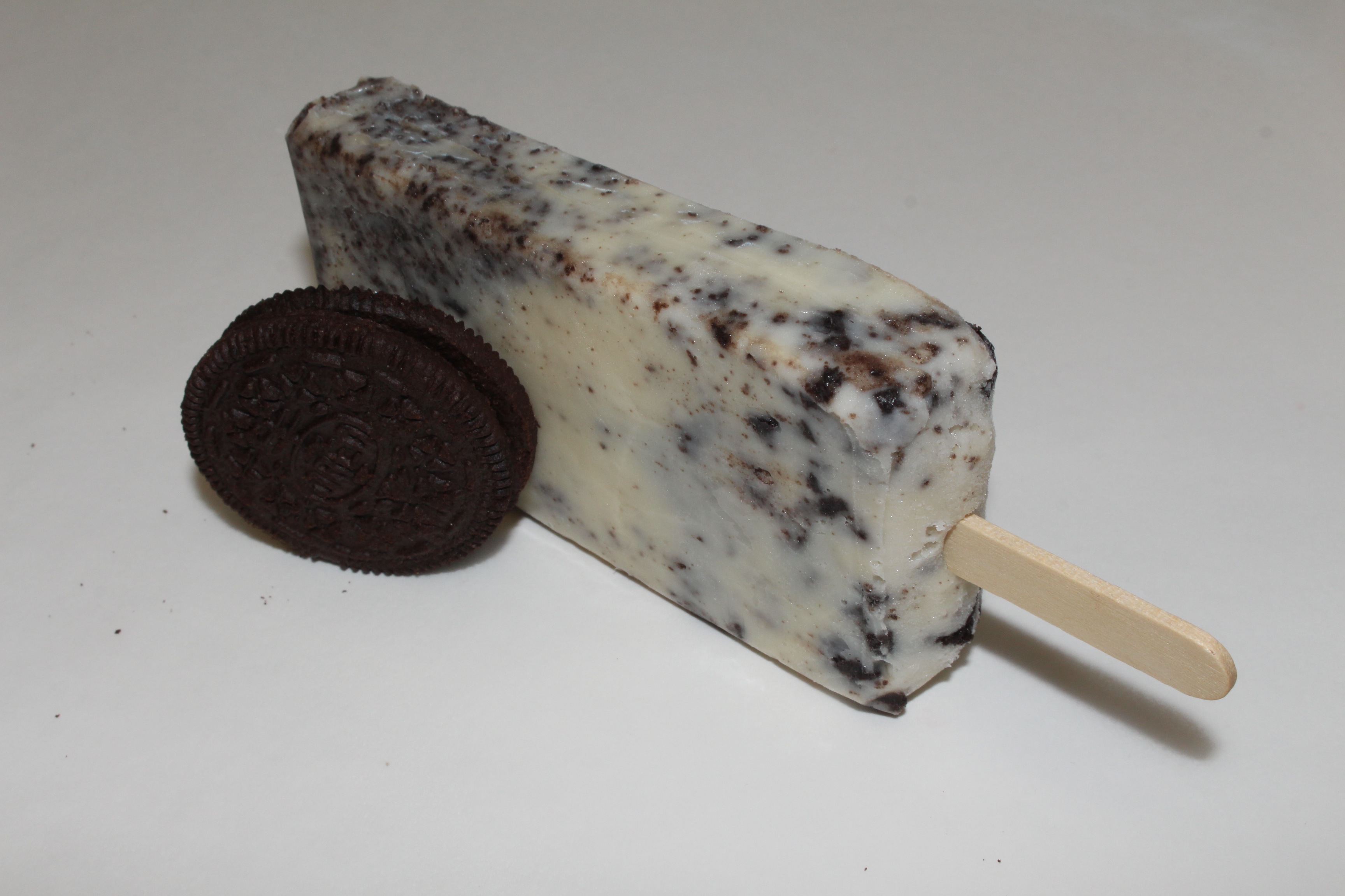 Oreo Cookie Cream-based Pop Bar