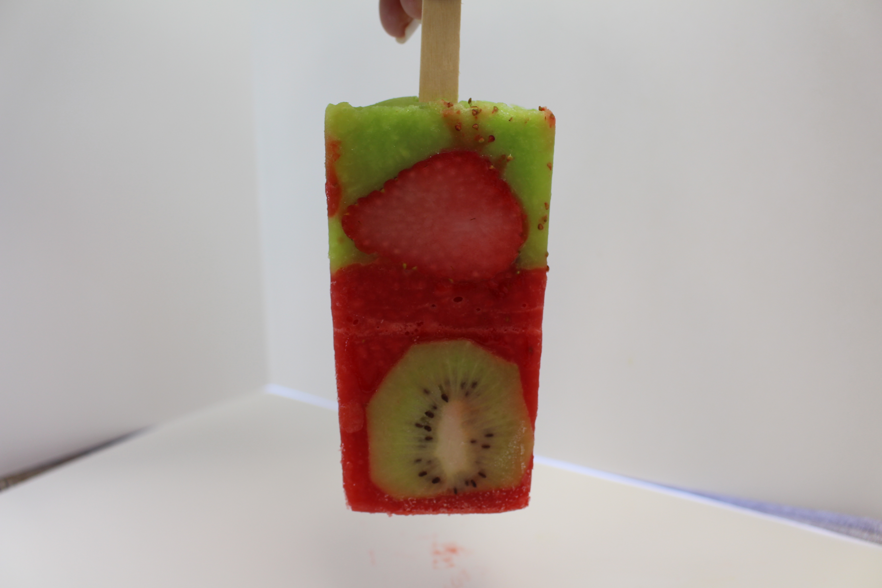 Strawberry Kiwi Water-Based Pop Bar